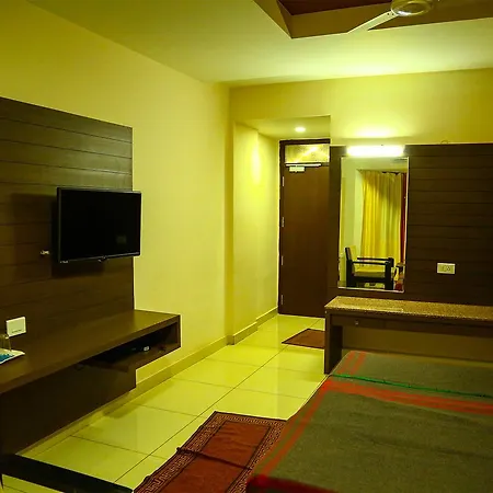 Hotel Iroomz Pawan 3*